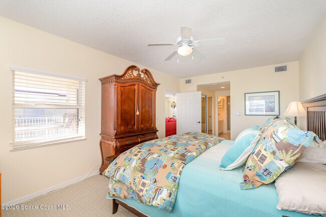 Building Photo - 8961 Lake Dr