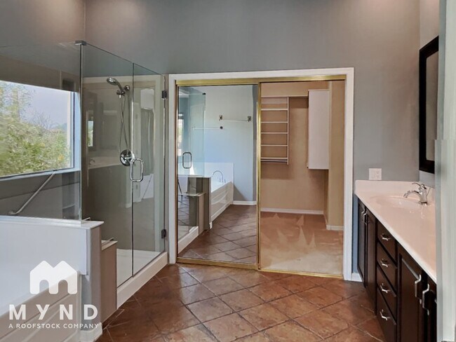 Building Photo - 11962 N Grape Ivy Pl