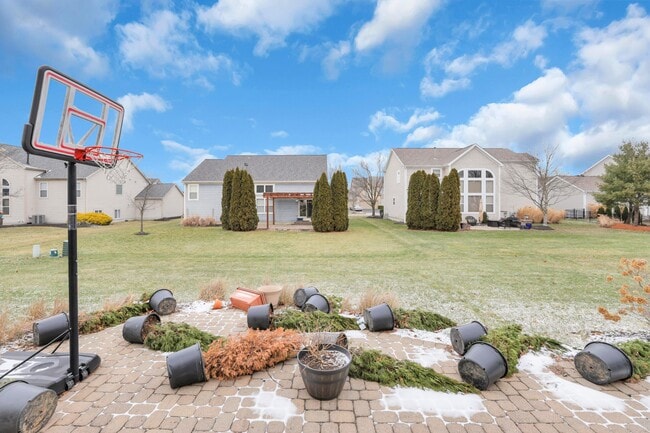 Building Photo - 3796 Village Club Dr