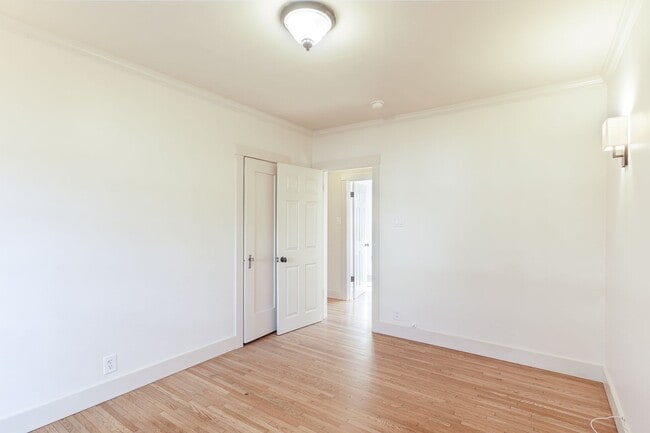 Building Photo - 3-Bed + 2-Bath Home | Midtown Ventura | Unfurnished