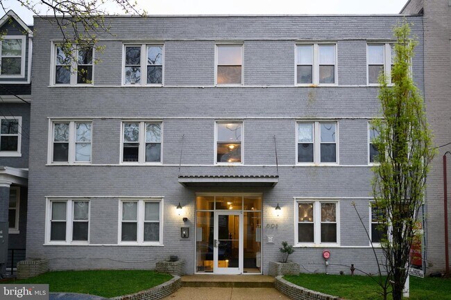 Building Photo - 608 Jefferson St NW
