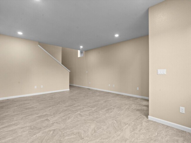 Building Photo - 760 Sarcinella Ct