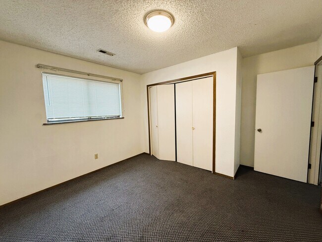 Building Photo - 1736 S Meridian Ave