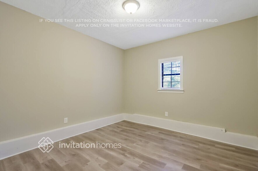 Building Photo - 6075 Cherokee Valley Ln