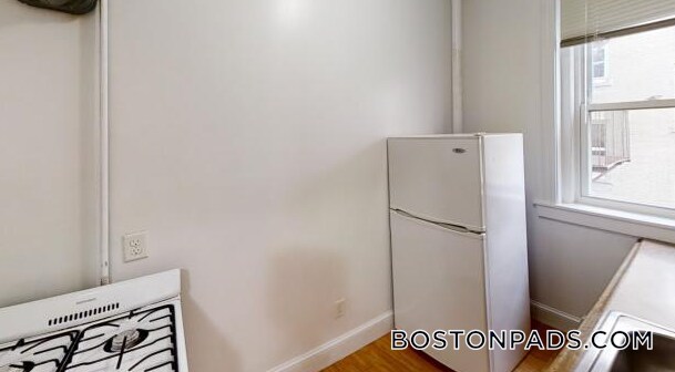 Building Photo - 1175 Boylston St