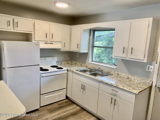 Building Photo - 1624 Mitchell St