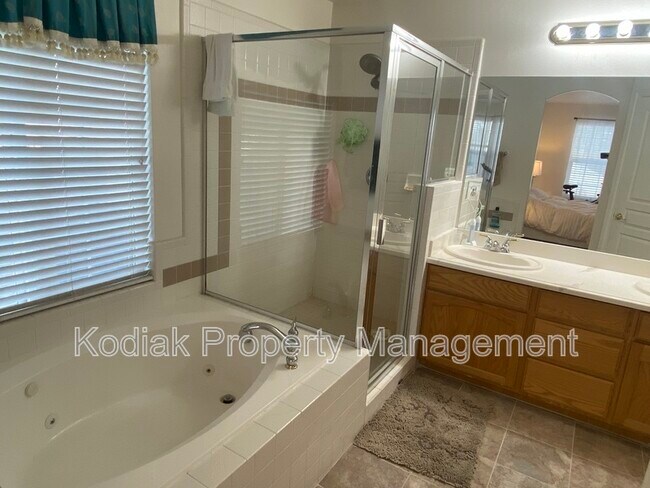 Building Photo - 5302 W Ted Wy