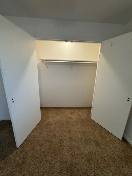 Building Photo - 1252 Pleasant Valley Rd