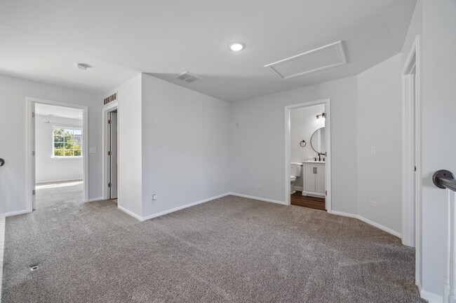 Building Photo - 17578 Gilbert Dr