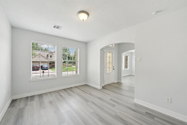 Building Photo - 2707 Shawna Lyn Dr