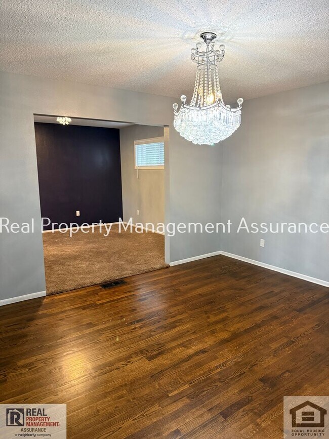 Building Photo - 324 SW Frenwood Way