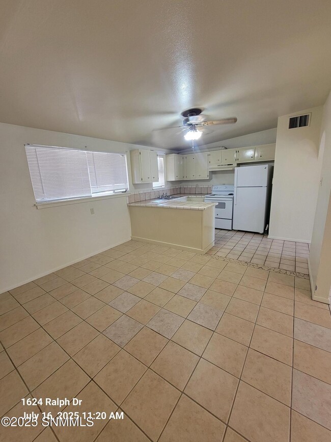 Building Photo - 1624 Ralph Dr