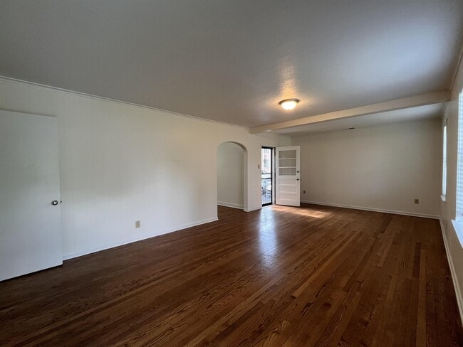 Building Photo - 630 Patterson St