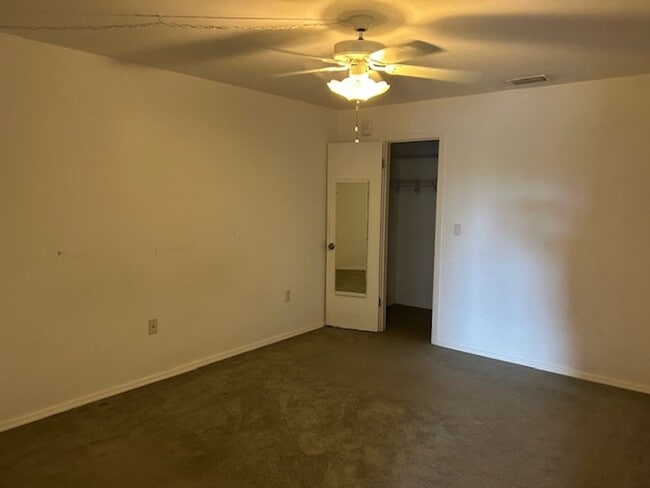 Building Photo - Quaint 1/1.5 condo in a great neighborhood...
