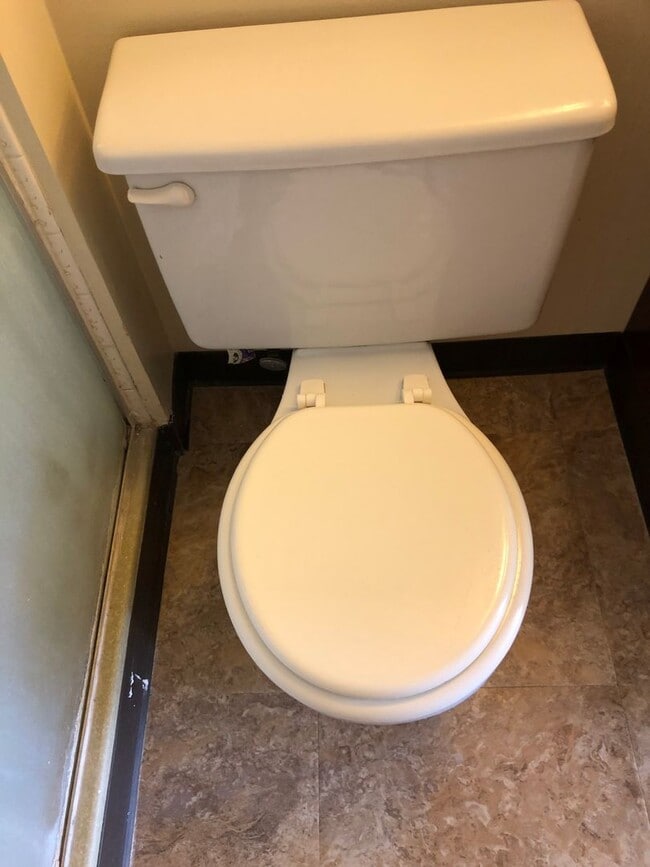Building Photo - Century West 2 bedroom 2 bathroom 1 covere...