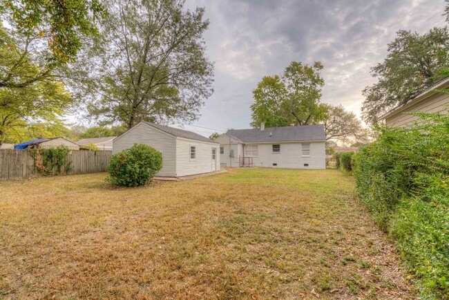 Building Photo - Charming 3-Bedroom Home with Modern Upgrades and Spacious Backyard in a Peaceful Neighborhood