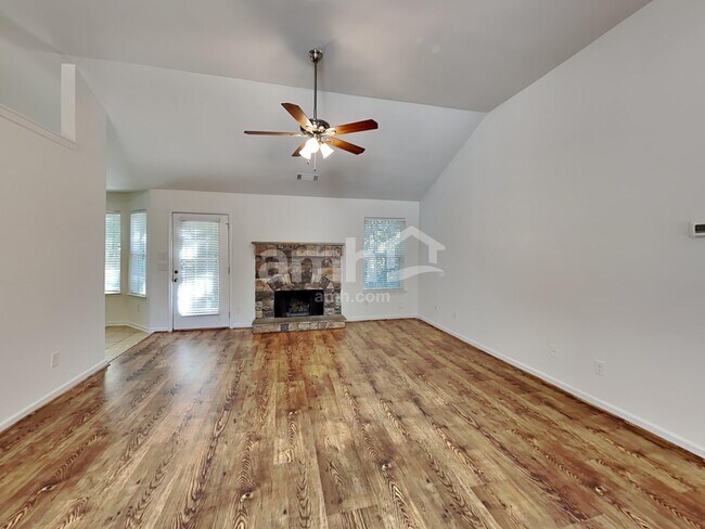 Building Photo - 5147 Scenic View Rd