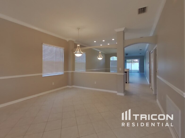 Building Photo - 5423 Braddock Dr