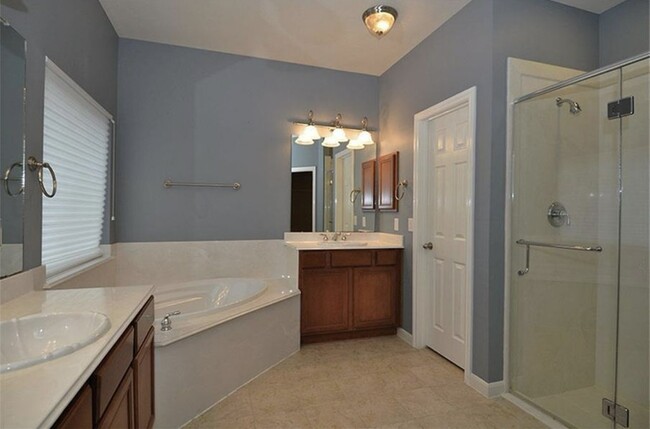 Building Photo - 14131 Sandhill Crane Dr
