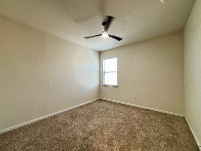 Building Photo - Beautiful 4-Bedroom Home with Free Communi...