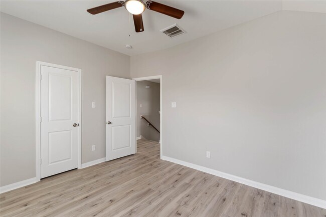 Building Photo - 9711 Beckley St