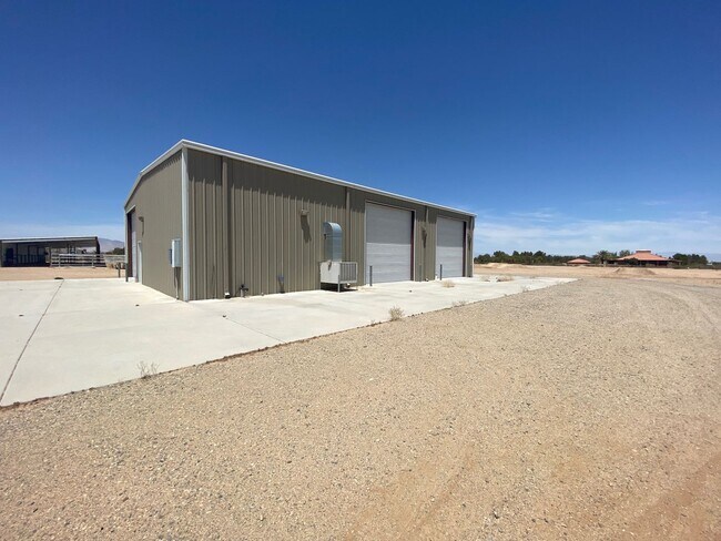 Building Photo - BEAUTIFUL 4BD/3BA HOME ON 2.53 ACRES!!!