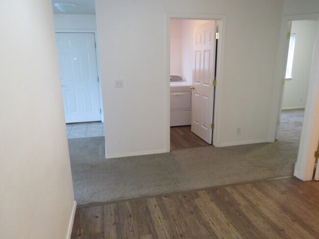Building Photo - 2112 S Longmont Ave