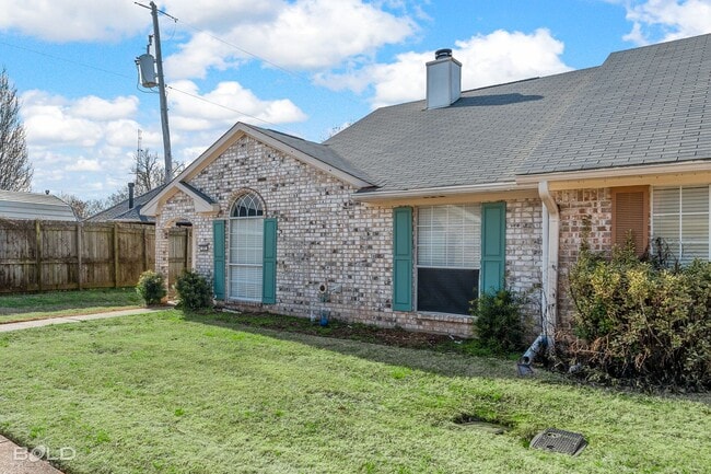 Building Photo - 5005 Longstreet Pl