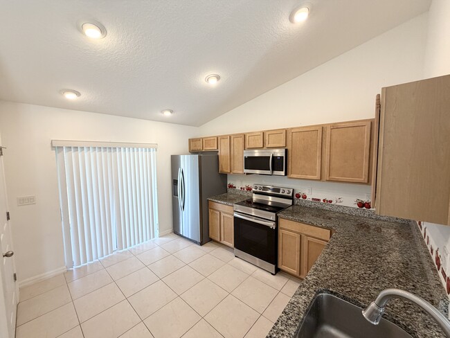 Building Photo - 10 Rainstone Ln