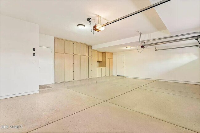 Building Photo - 6901 E Evans Dr