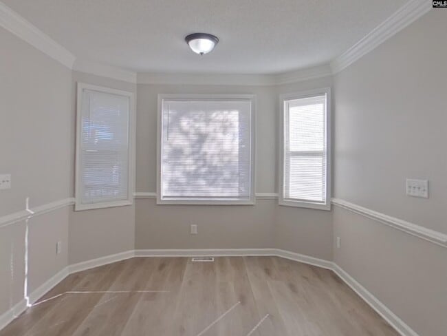 Building Photo - 118 Goldleaf St