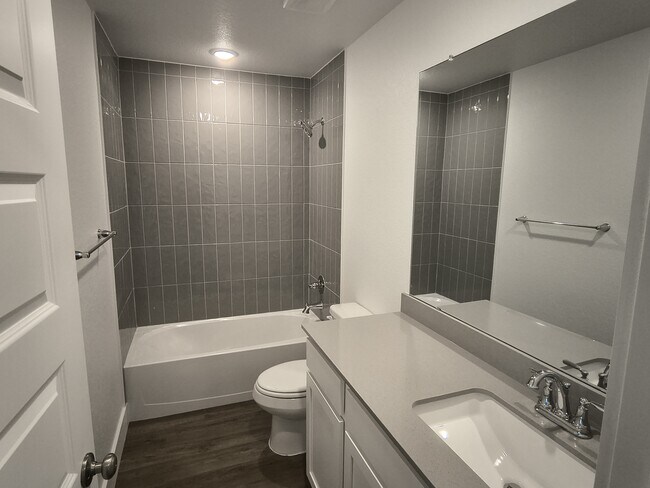 Building Photo - 1110 S College Ave