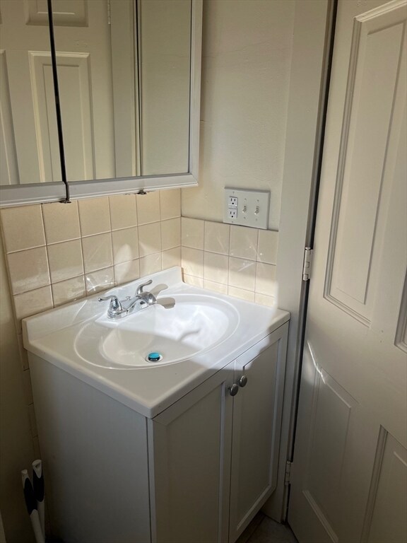 Building Photo - 167-169-169 Pleasant St