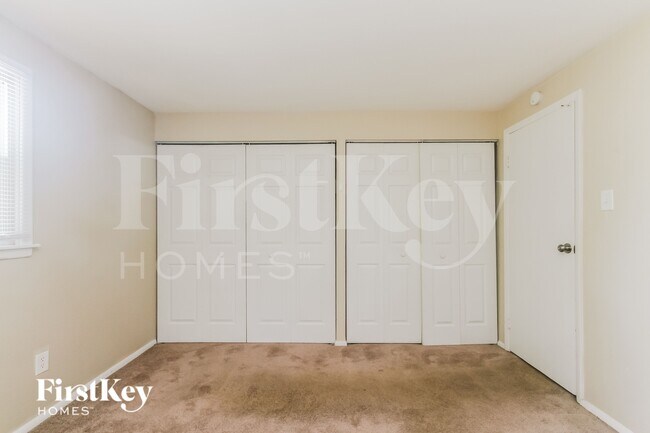 Building Photo - 1733 Alimingo Dr