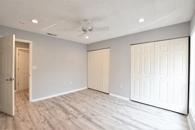 Building Photo - **Spacious 3-Bedroom Condo Available! 50% ...