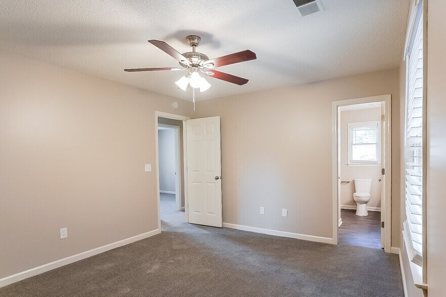 Building Photo - 76 Villa Rosa Dr