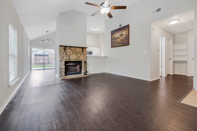 Building Photo - 12223 White River Dr
