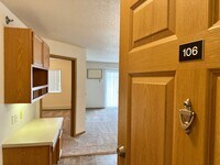 Building Photo - Walk Out Patio - 2 Bedroom 2 Bath