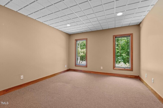 Building Photo - 6016 Glenthorne Dr