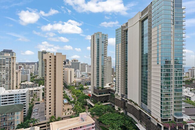 Building Photo - 2092 Kuhio Ave #906