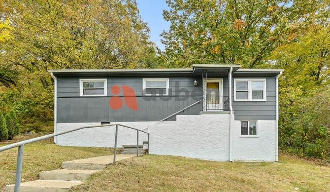 Primary Photo - 3 Bedroom Home in St. Elmo!