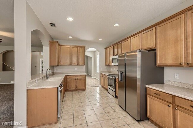 Building Photo - 5 br, 4 bath House - 29740 Prairie Falcon Dr