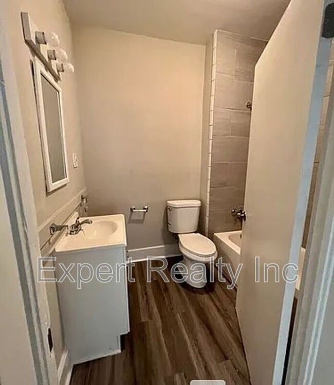 Building Photo - 5815 2nd Ave N