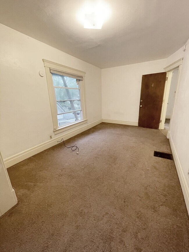 Building Photo - 1220 Prospect St