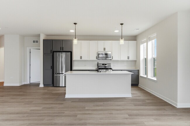 Building Photo - 250 McHenry Rd