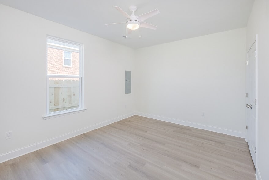 Building Photo - 1122 Rodey Ave