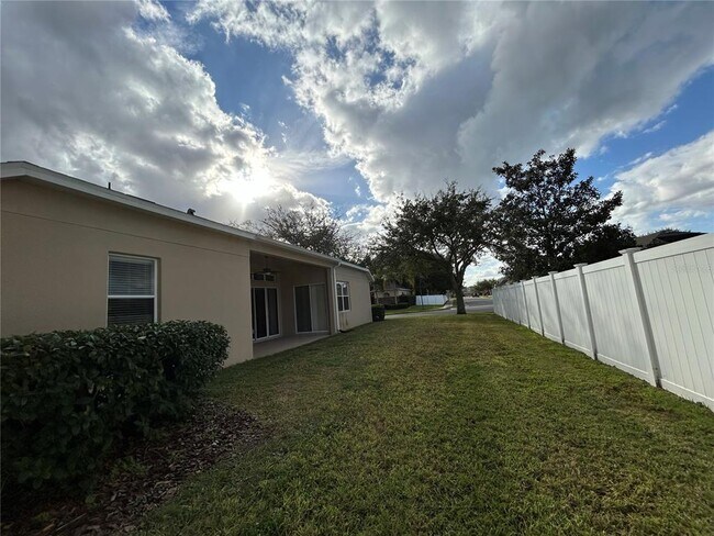 Building Photo - 15331 Hayworth Dr