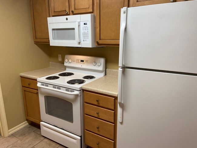 Building Photo - Condominium in Sycamore Ridge