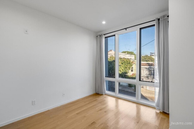 Building Photo - 1280 Hampshire St