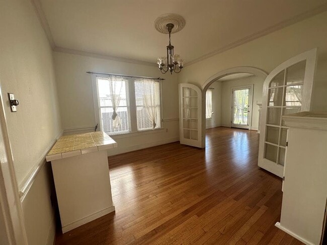 Building Photo - 6656 Sylvan Rd